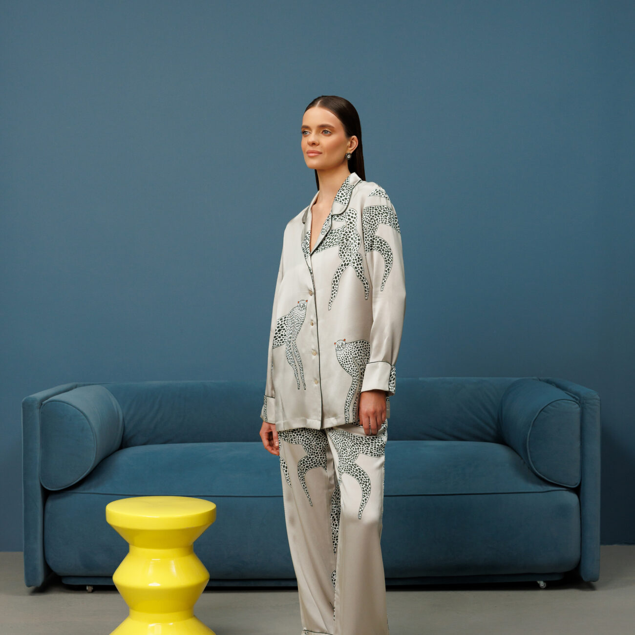 Discovering the benefits of silk for skin through premium 19 momme pajamas.