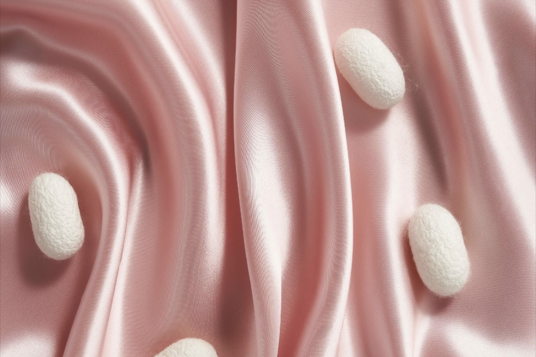 The biological benefits of silk for skin through dense 19 momme mulberry silk texture.